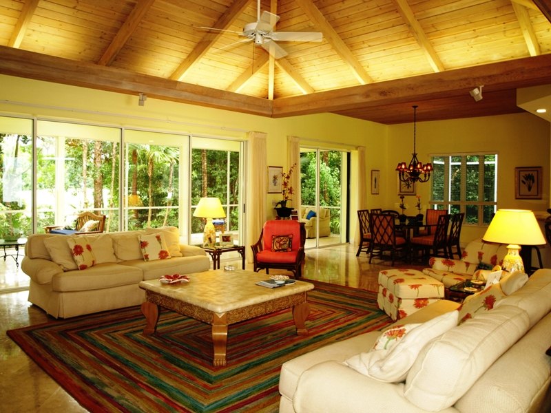 409 S Harbor Living Area